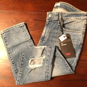 NWT Levi’s 711 jean size 30X30